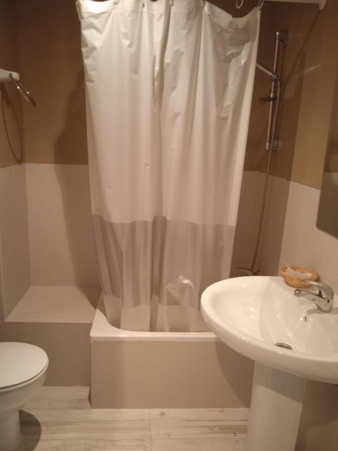 פרואזה Hotel Pisuerga מראה חיצוני תמונה