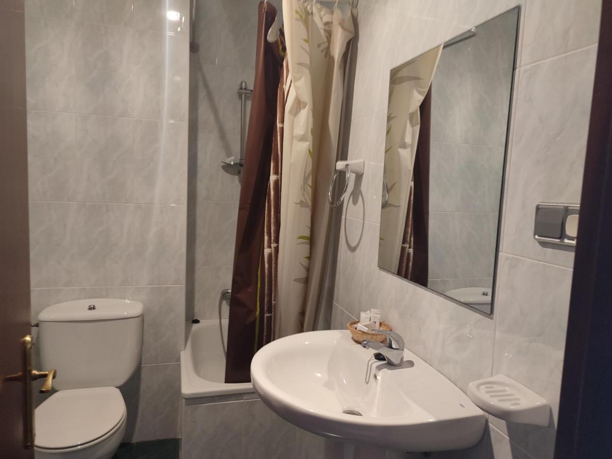 פרואזה Hotel Pisuerga מראה חיצוני תמונה