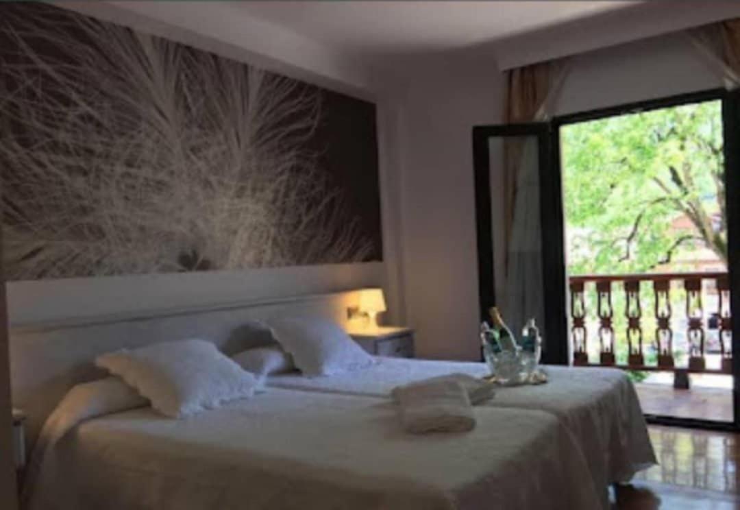 פרואזה Hotel Pisuerga מראה חיצוני תמונה